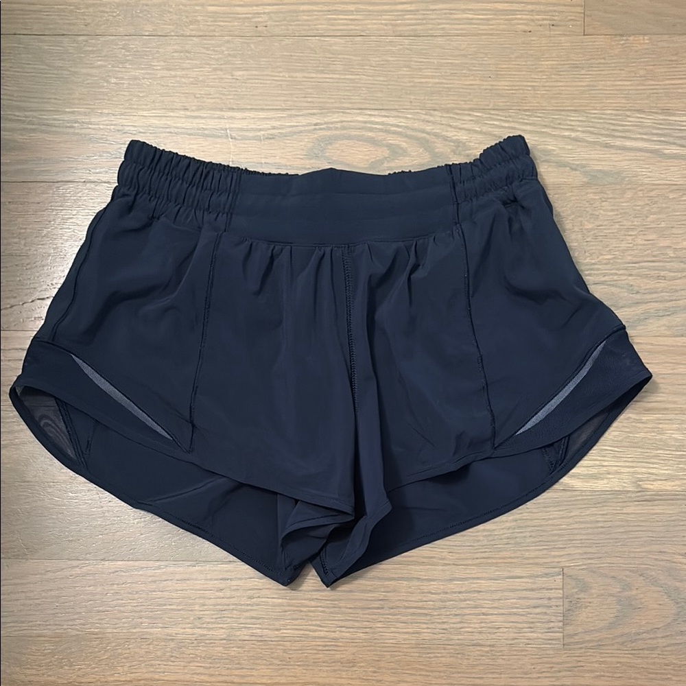 Lululemon Hotty Hot Low-Rise Lined Short 2.5” Navy